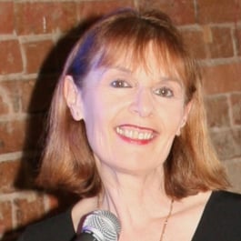 Susie Davies-Splitter Headshot